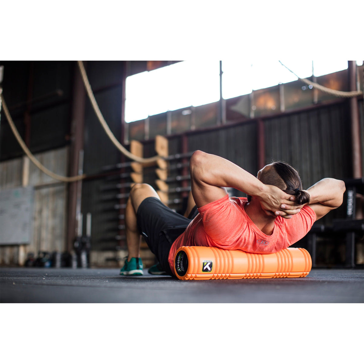 Core-oefening op TriggerPoint GRID 2.0 foam roller